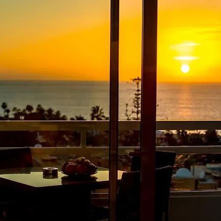 Ponderosa 611, Americas, One Bedroom With Large Terrace And Ocean View, Next To Siam Park アパート